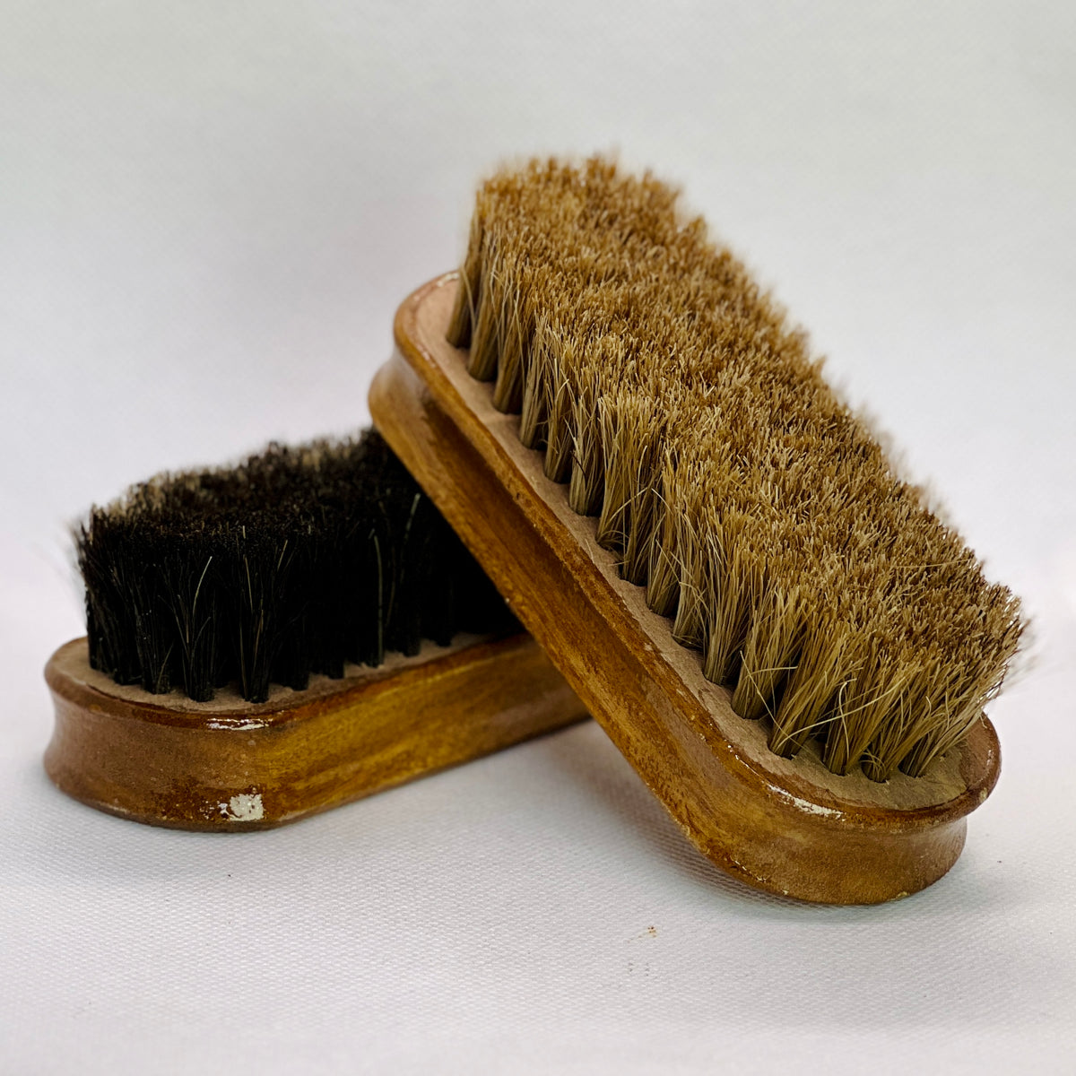 THREE HORSE SHOE POLISHING BRUSH SMALL SIZE